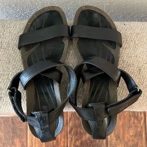 Teva Ventura 2 Sandal - Size 6
